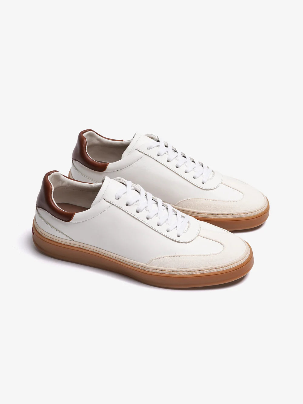 MARCHE EN BASKETS