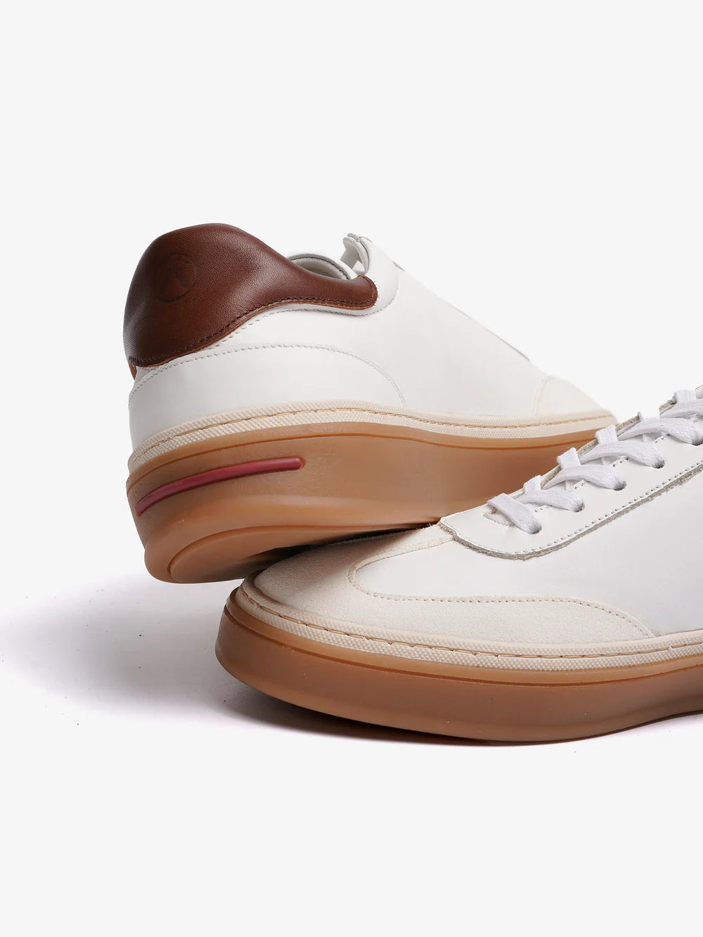 MARCHE EN BASKETS