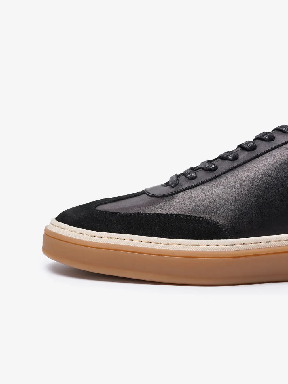 MARCHE EN BASKETS